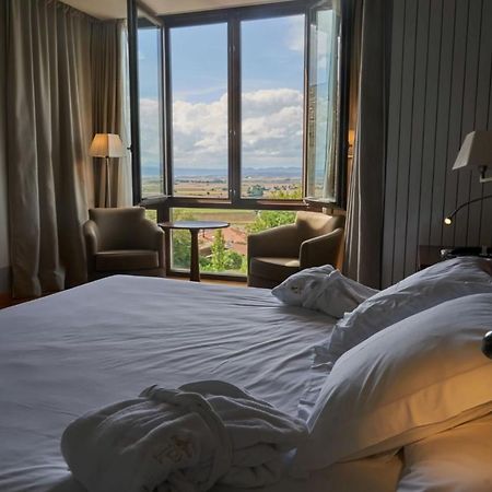 Parador De Аргоманис Экстерьер фото