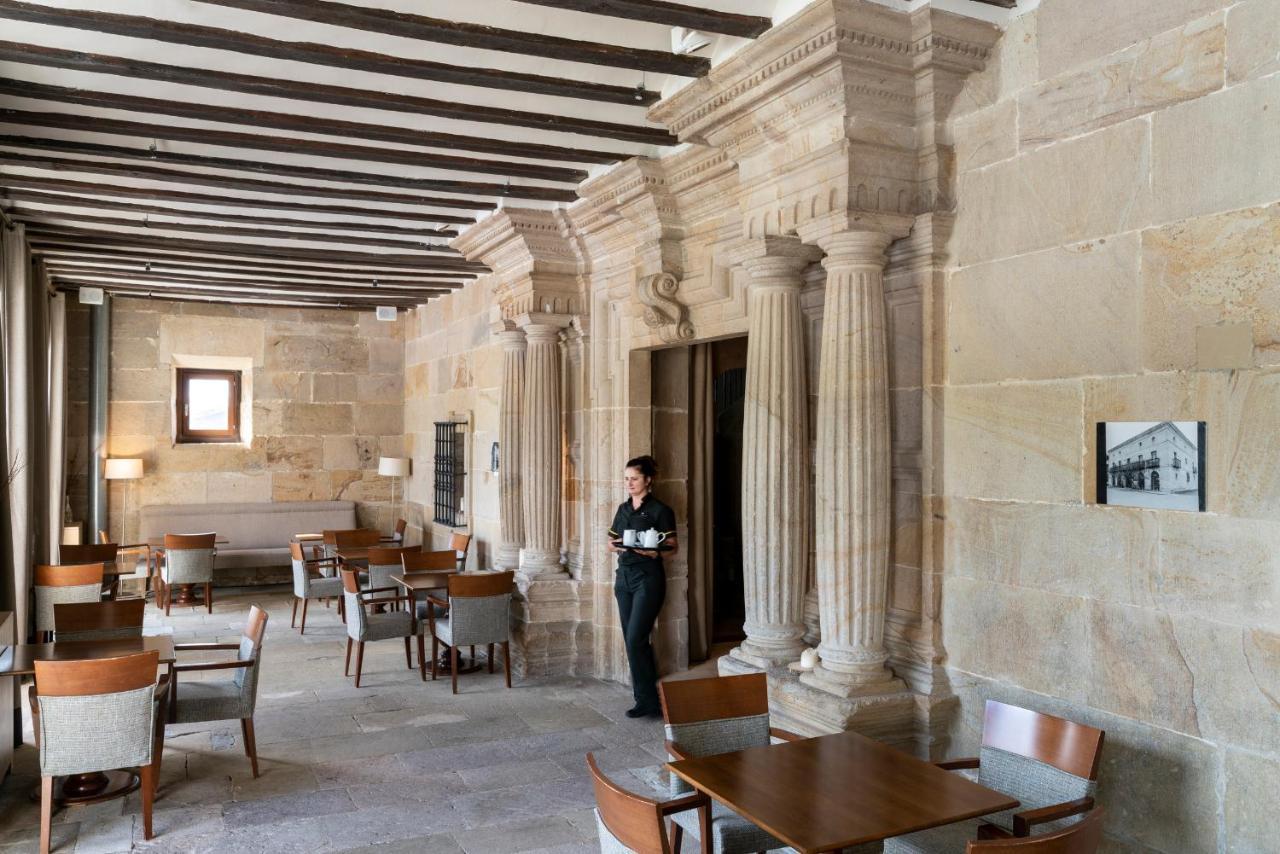 Parador De Аргоманис Экстерьер фото